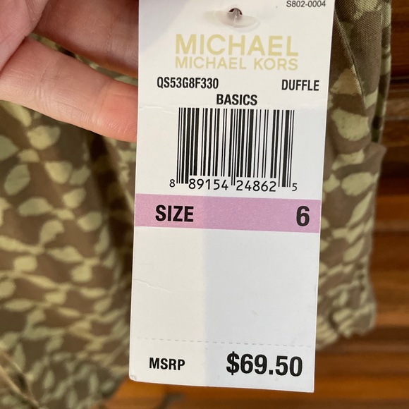 Shorts - Picture 2 of 4